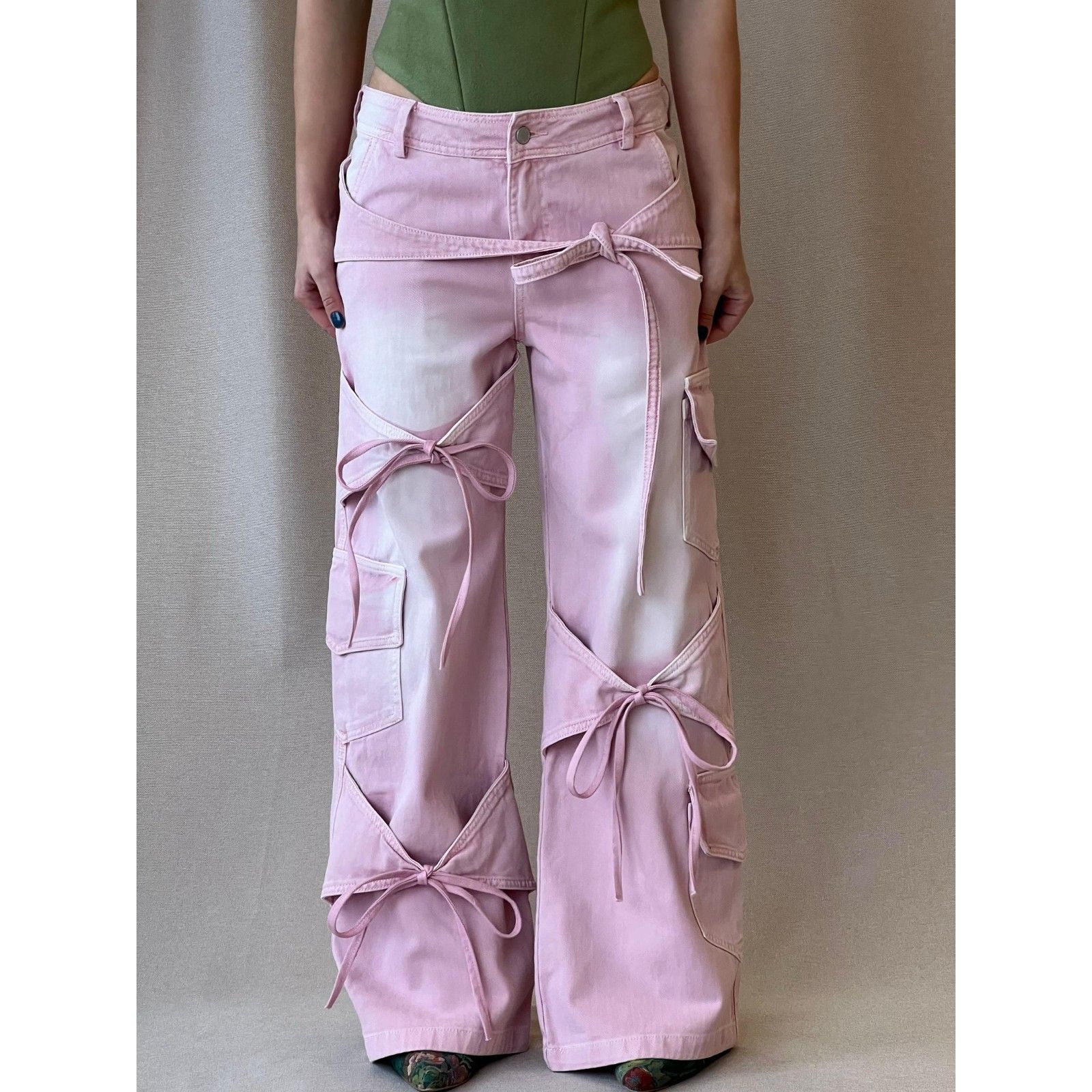 Nwot Lirika Matoshi Pink Bow Jeans Size Large — image 2 of 8